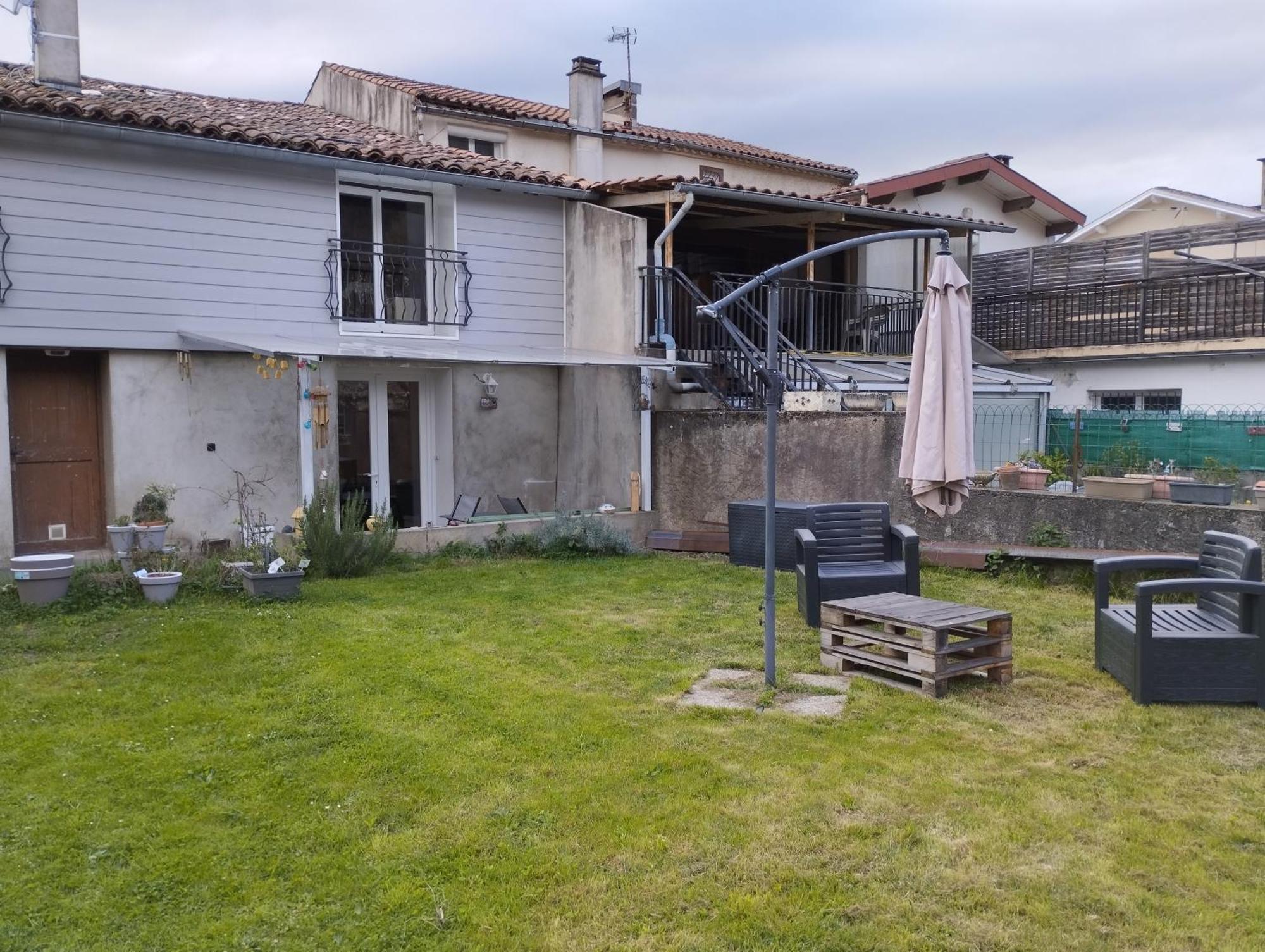 Le Petit Nid Apartman Montgaillard  Kültér fotó